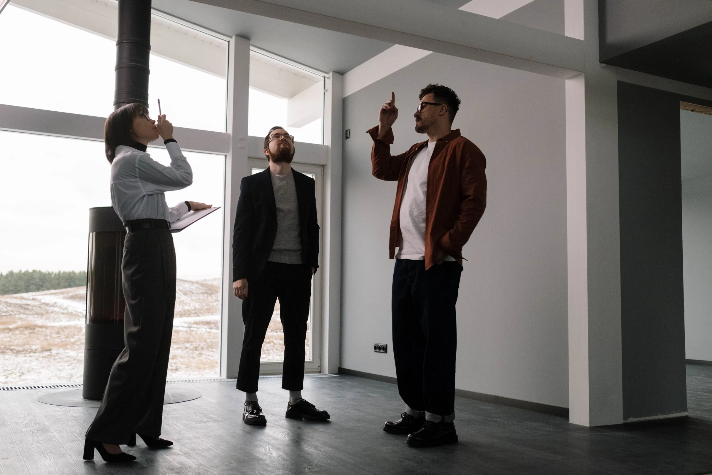 Visite et examen d’un espace intérieur dans le cadre du suivi d’un projet